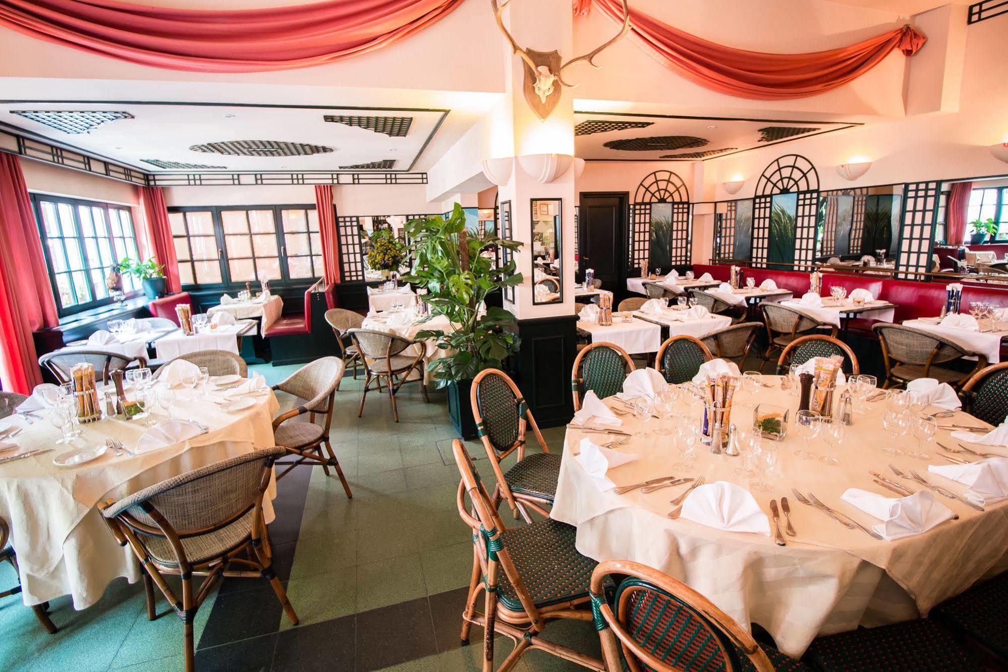 Hotel Au Repos Des Chasseurs Auderghem Экстерьер фото
